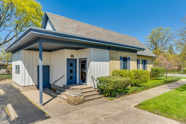 1032 E Wayne St, Unit 323 S. Eddy  - 2nd floor apartment in South Bend, IN - Foto de edificio - Building Photo