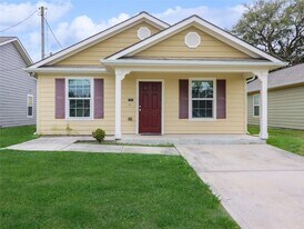 7501 Blue Jay Dr in Texas City, TX - Building Photo