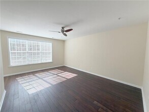 4680 Creekside Villas Way in Smyrna, GA - Building Photo - Building Photo