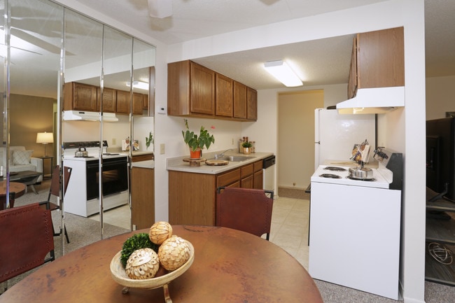 Tanglewood Apartments in Erie, PA - Foto de edificio - Interior Photo
