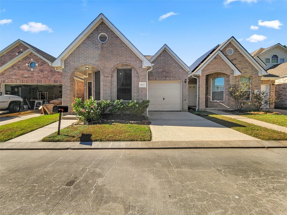 18707 Scented Candle Way in Spring, TX - Building Photo