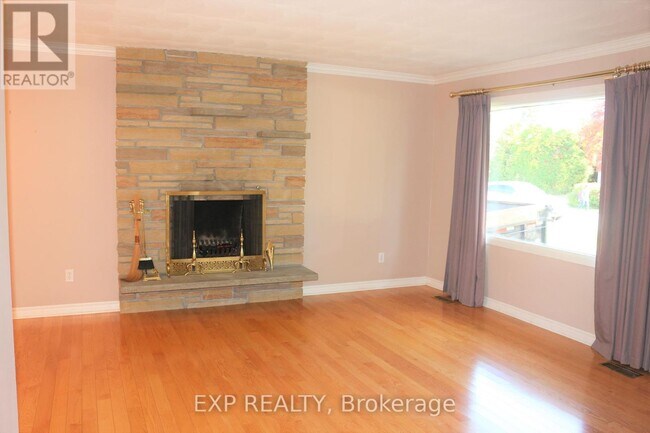 11 Hillview Rd in Ottawa, ON - Building Photo - Building Photo