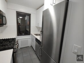 EAST 56 STREET in New York, NY - Building Photo - Building Photo