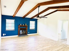 115 SE 6th St in Cape Coral, FL - Foto de edificio - Building Photo