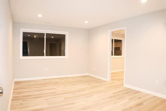 property at 12 Rockridge Ct