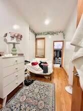 25 Gibbs St, Unit 1 in Brookline, MA - Building Photo - Building Photo