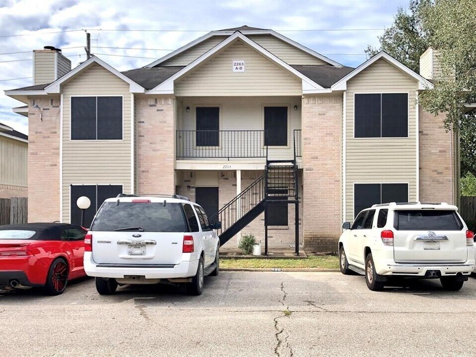 2263d Millstone Dr in Houston, TX - Foto de edificio
