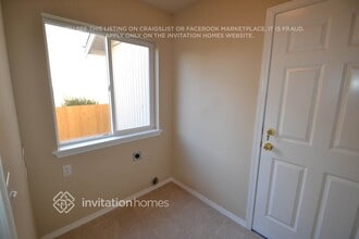 3010 46th St Ct NE in Tacoma, WA - Foto de edificio - Building Photo