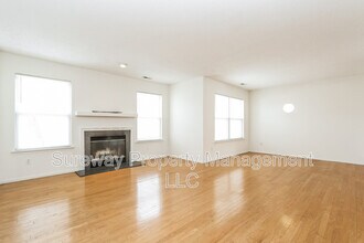 35 Treat Ln in East Brunswick, NJ - Building Photo - Building Photo