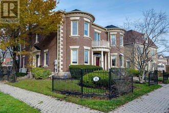 14 Willett Crescent in Richmond Hill, ON - Building Photo - Building Photo