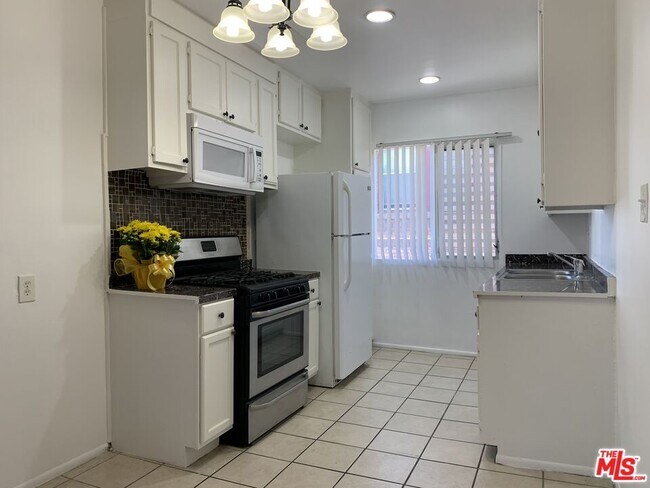 property at 1330 S Wilton Pl