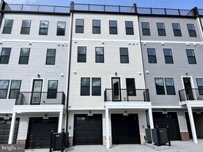 43396 Farringdon Sq in Ashburn, VA - Building Photo - Building Photo