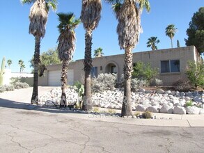 302 N Banff Ave in Tucson, AZ - Building Photo - Building Photo