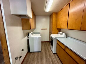 14617 Old White Toll Rd-Unit -A in Grass Valley, CA - Building Photo - Building Photo