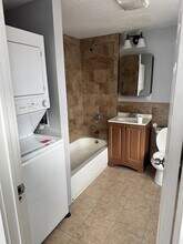 34 Irving St-Unit -2 in Worcester, MA - Building Photo - Building Photo