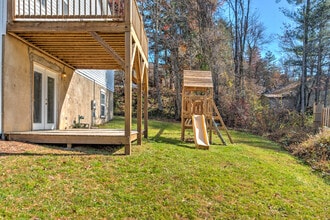216 Windsor Ct in Hendersonville, NC - Building Photo - Building Photo