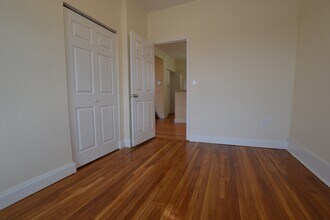 1880 Commonwealth Ave, Unit 14 in Boston, MA - Foto de edificio - Building Photo