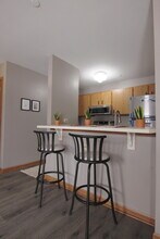 1375 Cunat Ct in Lake In The Hills, IL - Building Photo - Building Photo