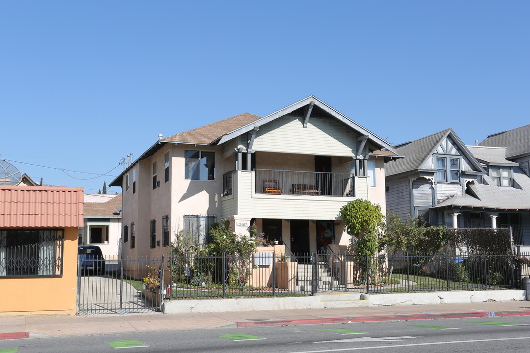 2407 E 1st St in Los Angeles, CA - Building Photo