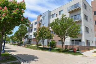 3540 Library Dr, Unit 303 in Cudahy, WI - Building Photo