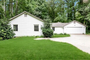 60 Juliana Dr in Ellenwood, GA - Building Photo