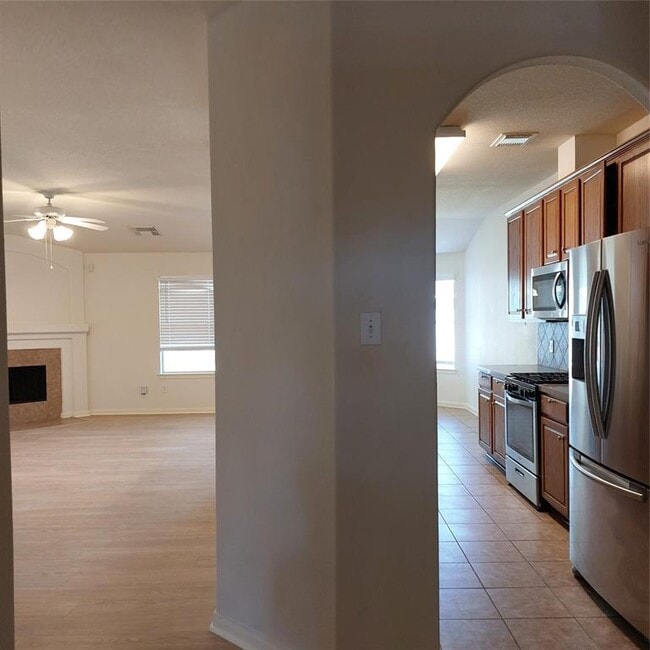 1909 Roaring Springs Dr in Pearland, TX - Building Photo - Building Photo
