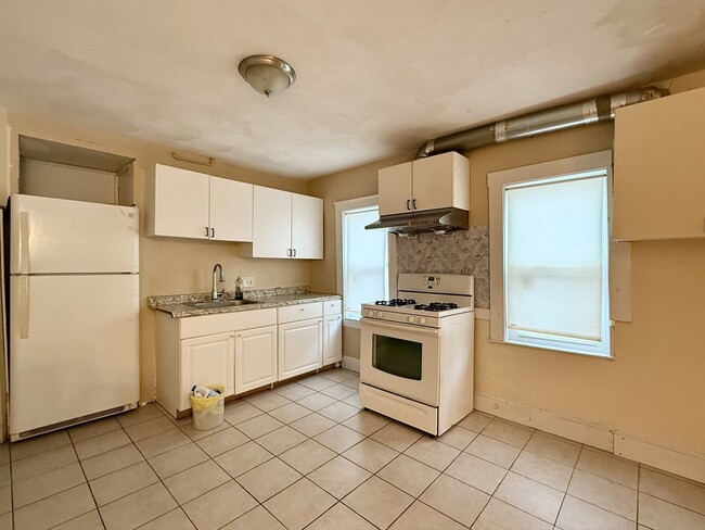 115 Elmwood Ave in Quincy, MA - Building Photo - Building Photo