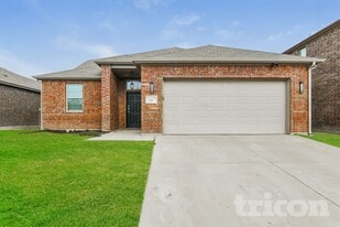 224 Iron Ore Trail in Fort Worth, TX - Building Photo