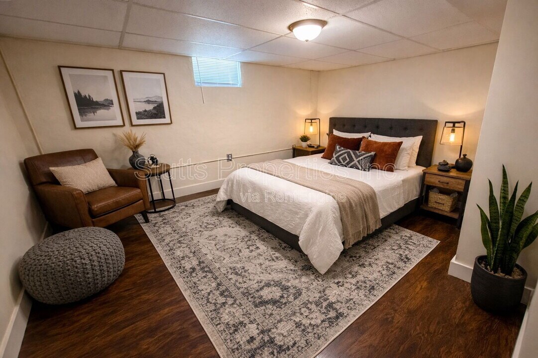 402 W Tombigbee St-Unit -B in Florence, AL - Building Photo