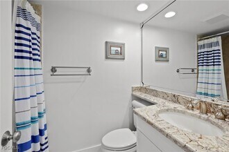 10562 Gulf Shore Dr in Naples, FL - Building Photo - Building Photo