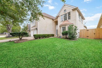 304 Lago Vista St in Kemah, TX - Building Photo - Building Photo