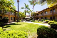 Tierra Corte Senior Apartments in San Diego, CA - Foto de edificio - Building Photo