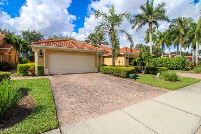 15077 Cortona Way in Naples, FL - Building Photo - Building Photo