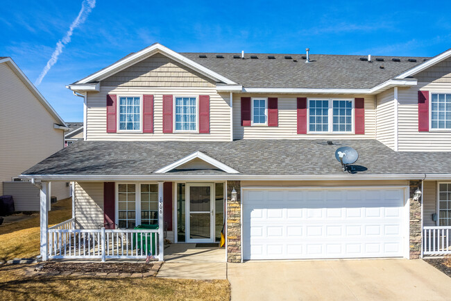 Sawgrass Links Townhomes in Ankeny, IA - Building Photo - Building Photo