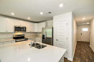 Waterside at Rice Hope in Port Wentworth, GA - Building Photo - Building Photo