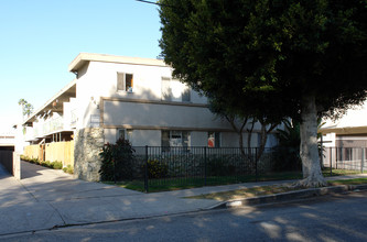 943 S Myrtle Ave in Inglewood, CA - Building Photo - Building Photo