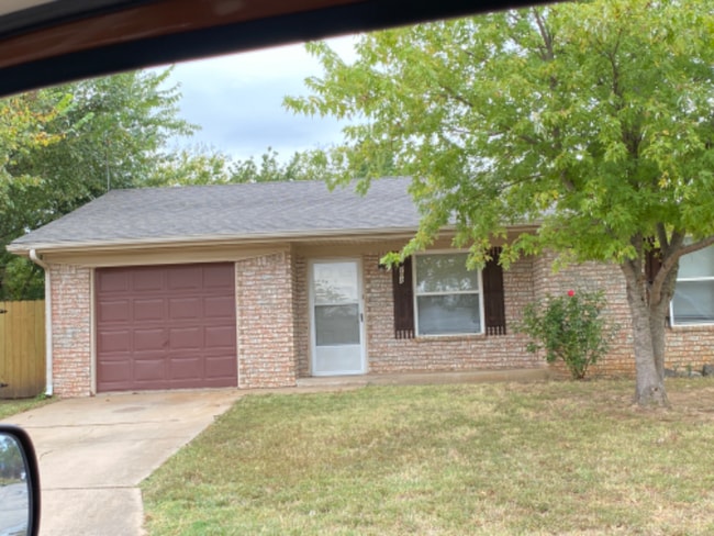 208 Edd Dr in Tecumseh, OK - Building Photo - Building Photo