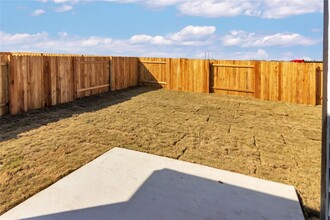 141 Quiet Man Dr in Jarrell, TX - Building Photo - Building Photo