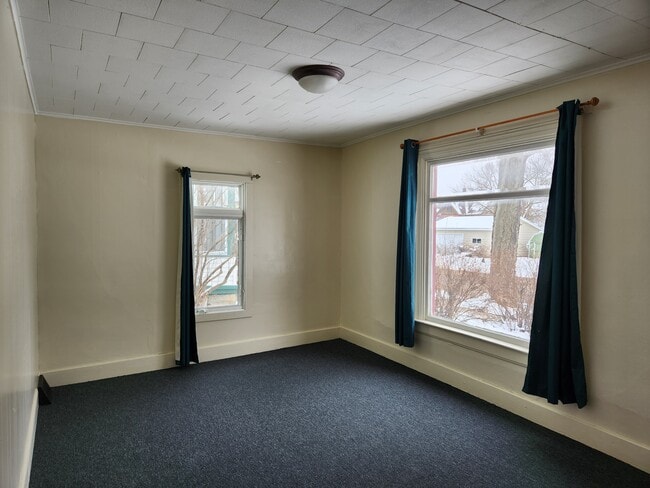 419 Olmstead St, Unit 2 in Winona, MN - Building Photo - Building Photo
