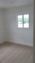 2310 NW 103rd St in Miami, FL - Building Photo - Building Photo