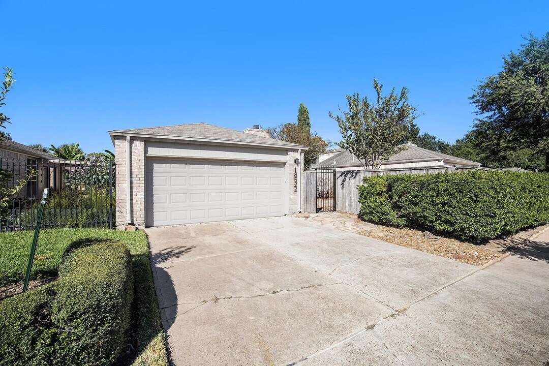 18522 Glen Briar Ln in Houston, TX - Building Photo