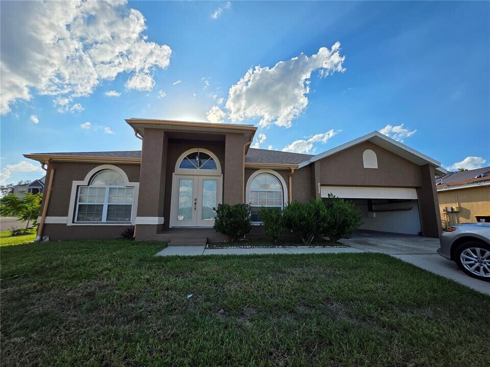 4532 Great Blue Heron Dr in Lakeland, FL - Building Photo