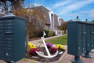 60 Watergate Ln in Patchogue, NY - Building Photo - Building Photo
