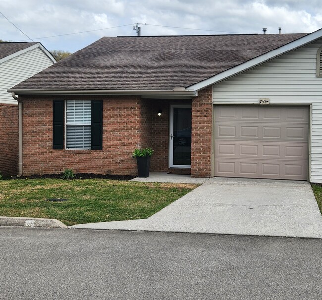 property at 7944 Jenhurst Way