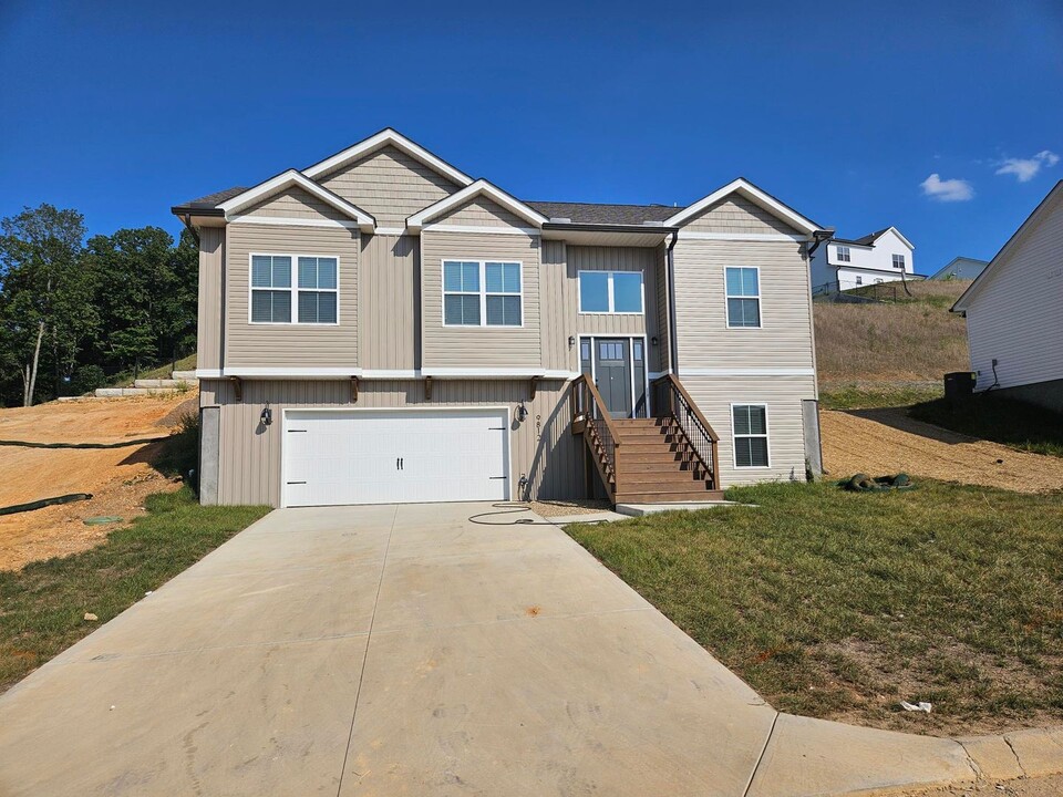 9812 Moon View Way in Knoxville, TN - Building Photo