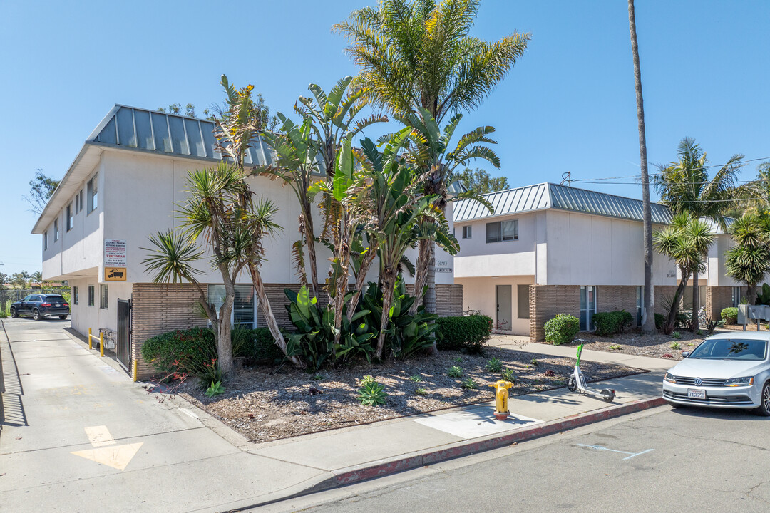 The Meadows Apartments in Goleta, CA - Building Photo