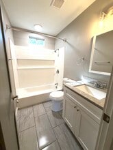 2248 Areba St, Unit Unit #1 in Dallas, TX - Foto de edificio - Building Photo