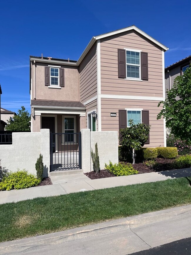 property at 1040 Rothbury Ln