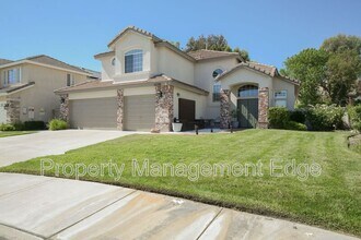 32218 Corte Carmela in Temecula, CA - Building Photo - Building Photo