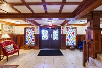 3760 Inverrary Dr in Lauderhill, FL - Foto de edificio - Building Photo